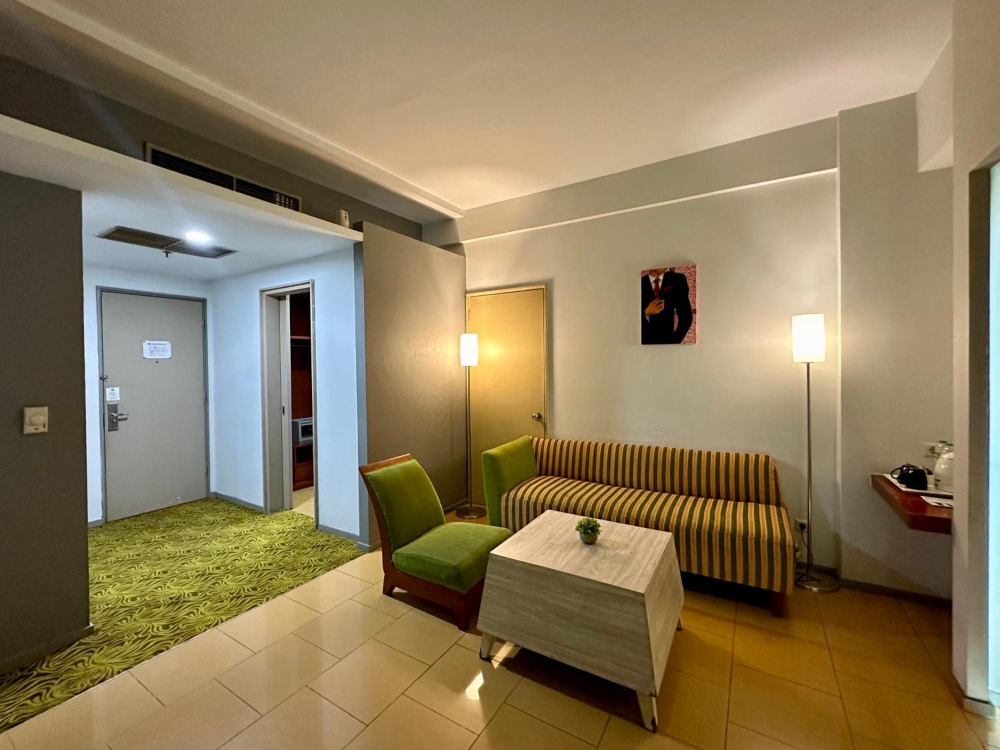 Sparks Life Jakarta, Artotel Curated Exterior photo